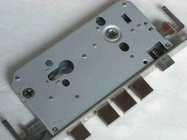 雅江24小时上门开锁公司