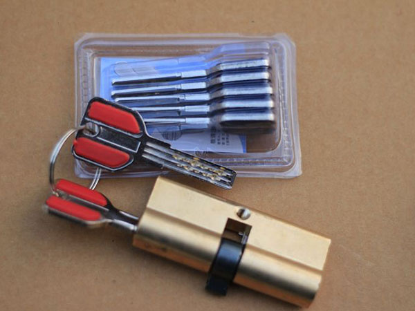 雅江24小时上门开锁公司